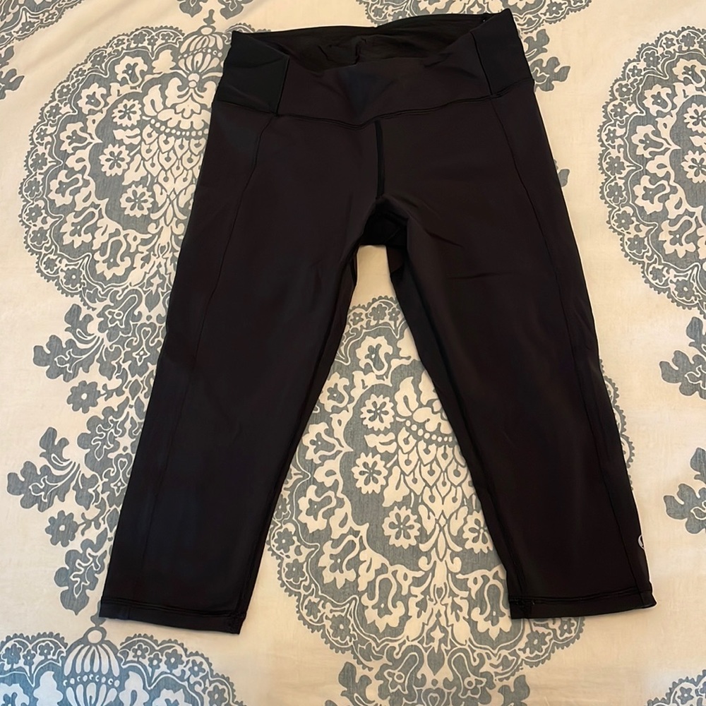 LULULEMON knee length / high-rise / leggings